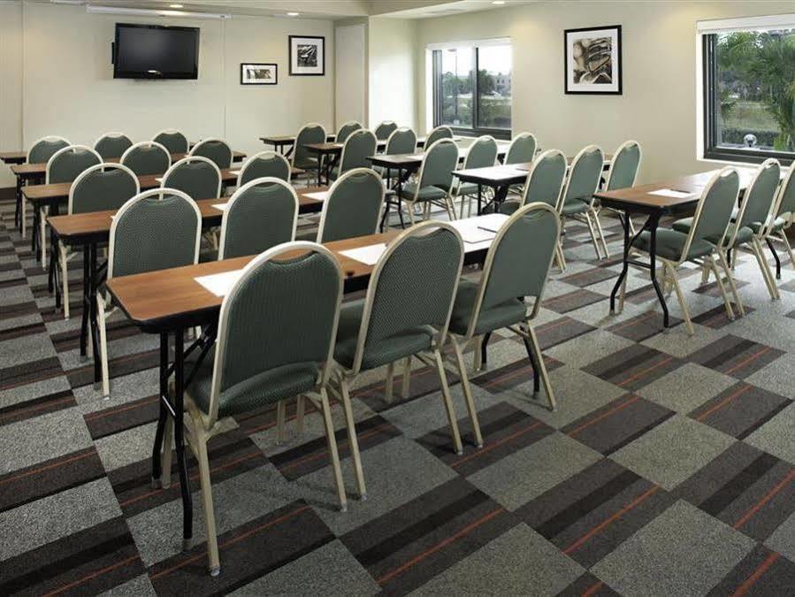 Four Points By Sheraton Fort Myers Airport Екстер'єр фото